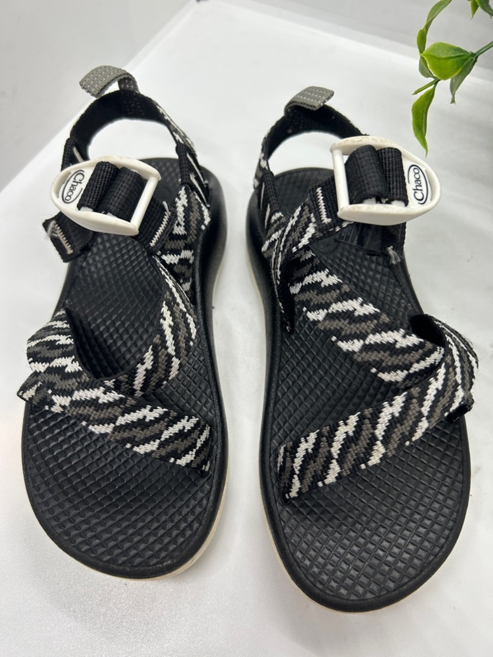 Chaco Black & White Woven-Strap Outdoor Sandals Size KIDS-JUNIOR 13 US